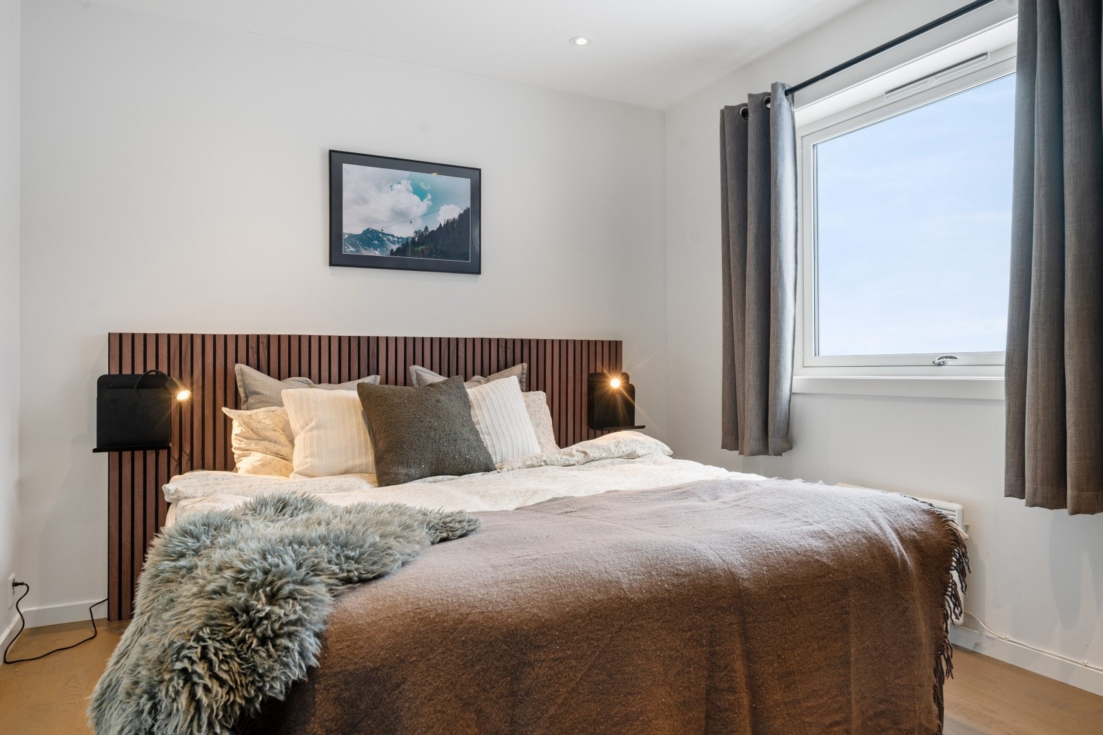 Soverommet har god plass til seng, nattbord og eventuell kommode. Galleribilde