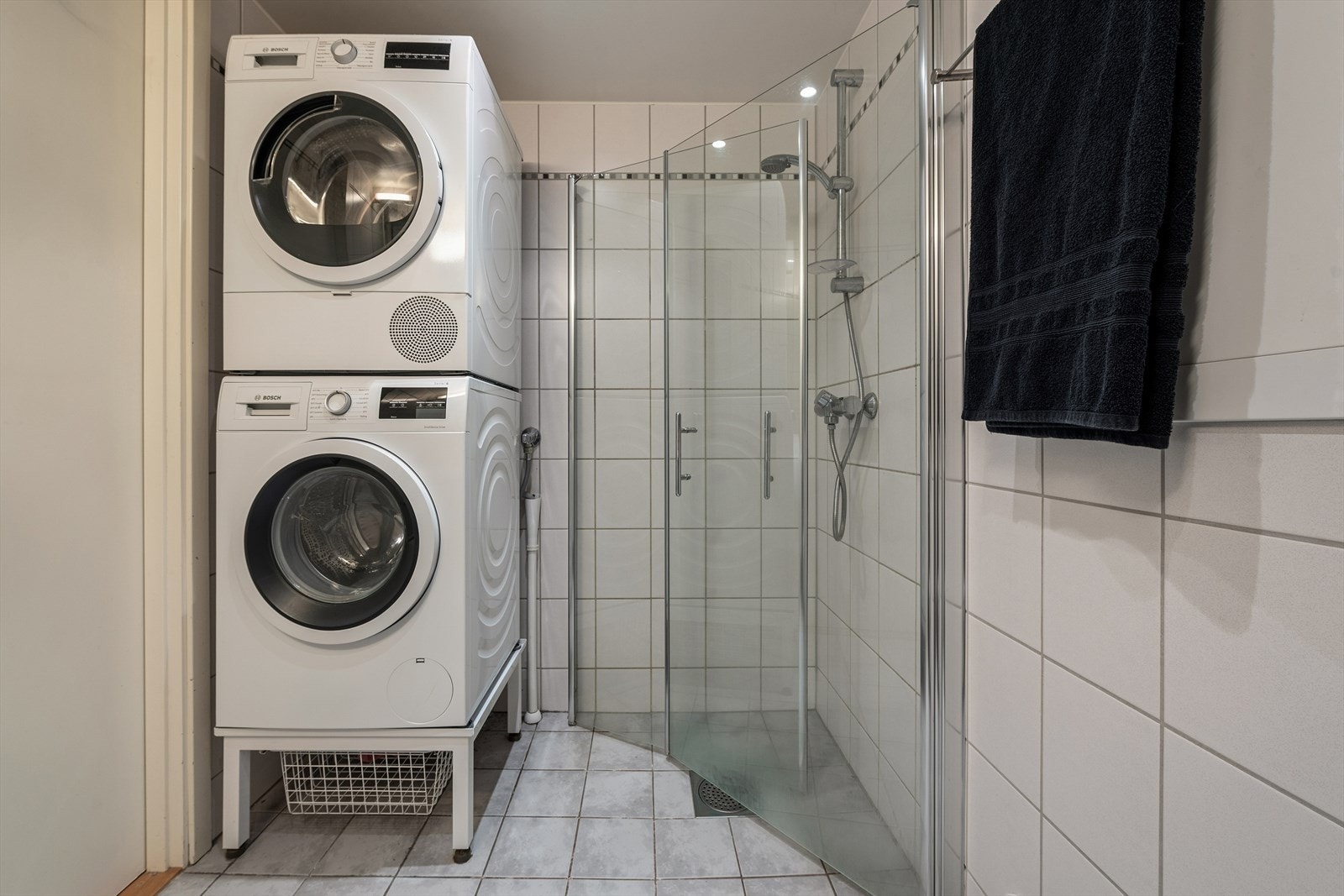 Dusj med innfellbare dusjdører. Galleribilde