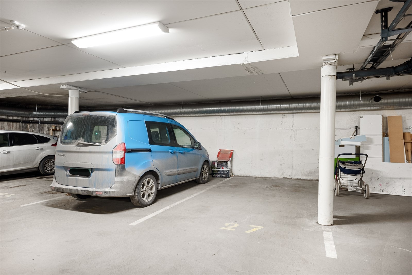 Det medfølger en parkeringsplass i garasjeanlegget. Galleribilde