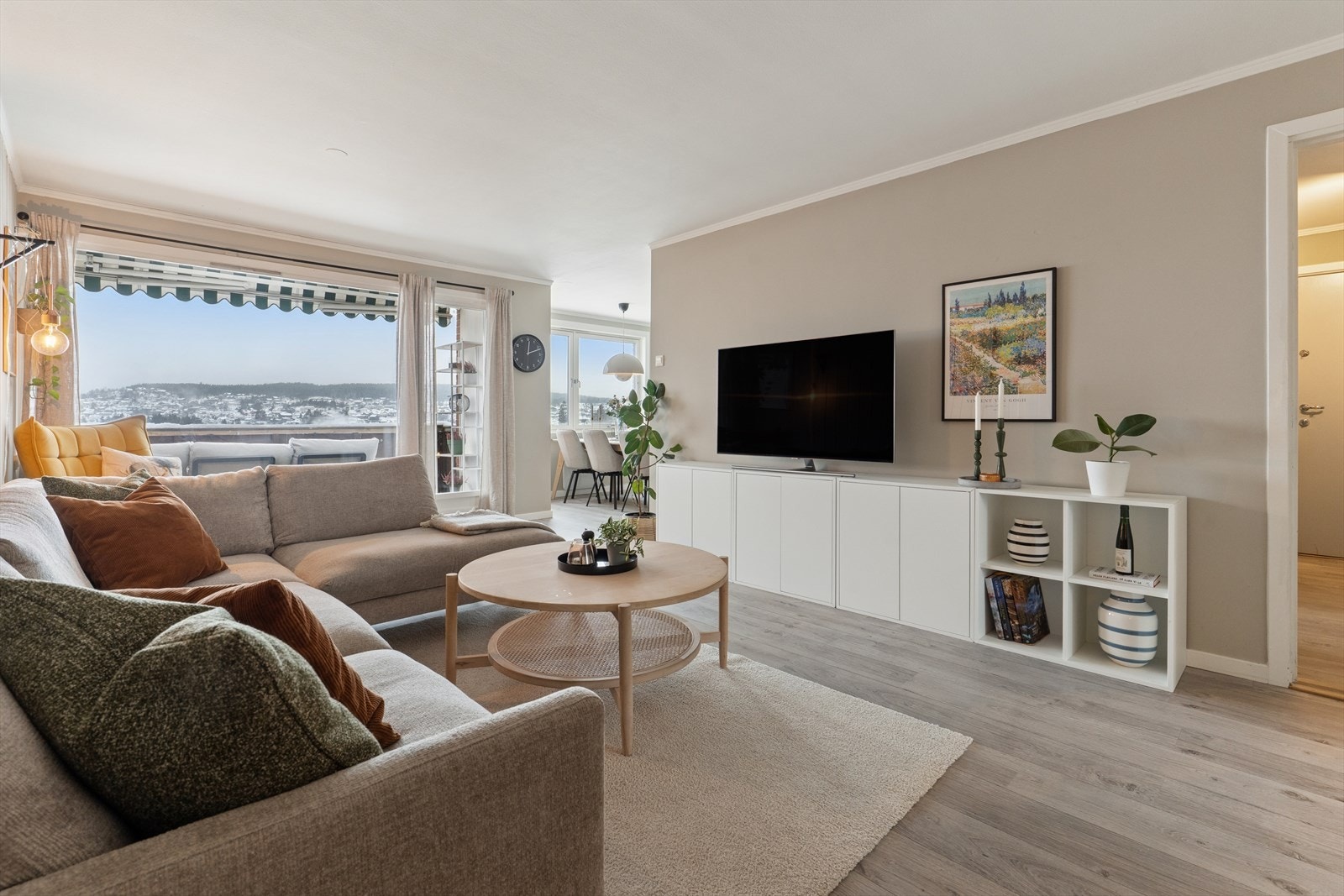 DNB Eiendom v/Linn Nathalie Ulseth presenterer Vittenbergveien 112! Romslig 4-roms leilighet med sentral beliggenhet. Galleribilde