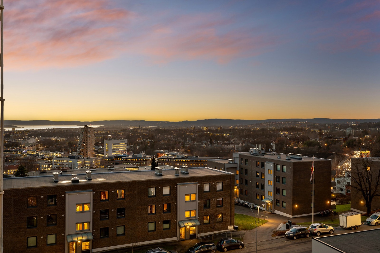 Fantastisk utsikt over "hele" byen. Galleribilde