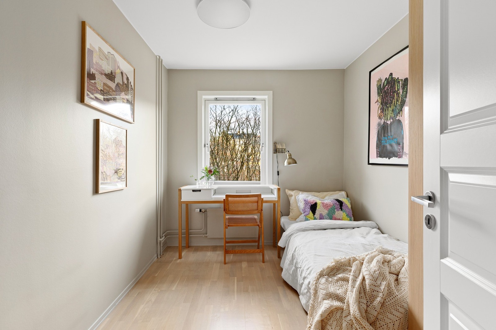 Soverom er et fleksibelt rom som egner seg godt som barnerom, gjesterom eller hjemmekontor. Galleribilde