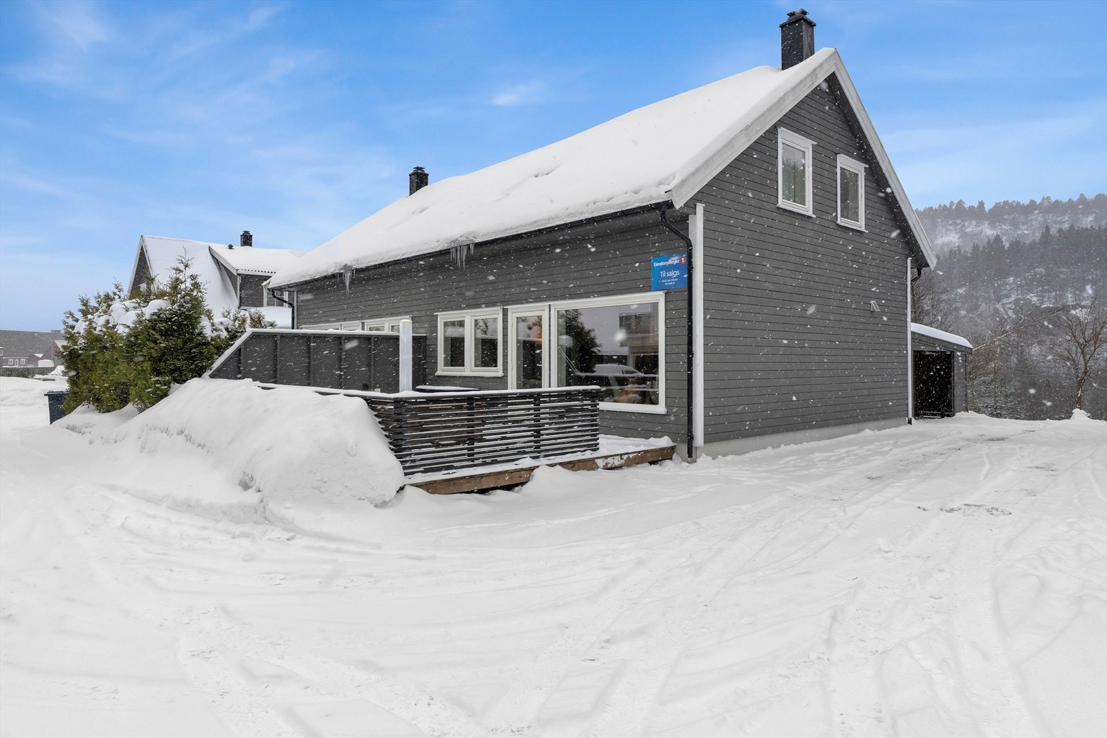 Området tilbyr gangavstand til en rekke fasiliteter, inkludert kolonialbutikk, kollektivtransport, lekeplasser og Greipstad idrettsplass, som har løpebane, travbane, volleyballbane og flere fotballbaner. Galleribilde