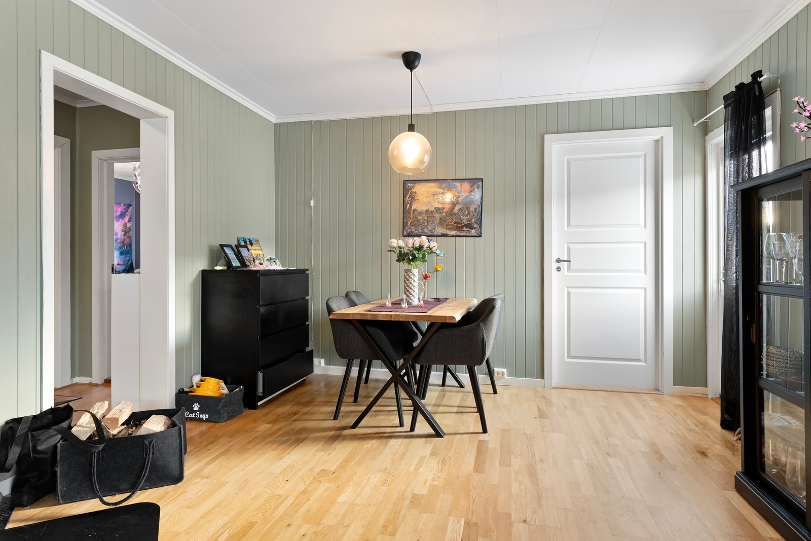 Utgang til veranda fra stuen Galleribilde