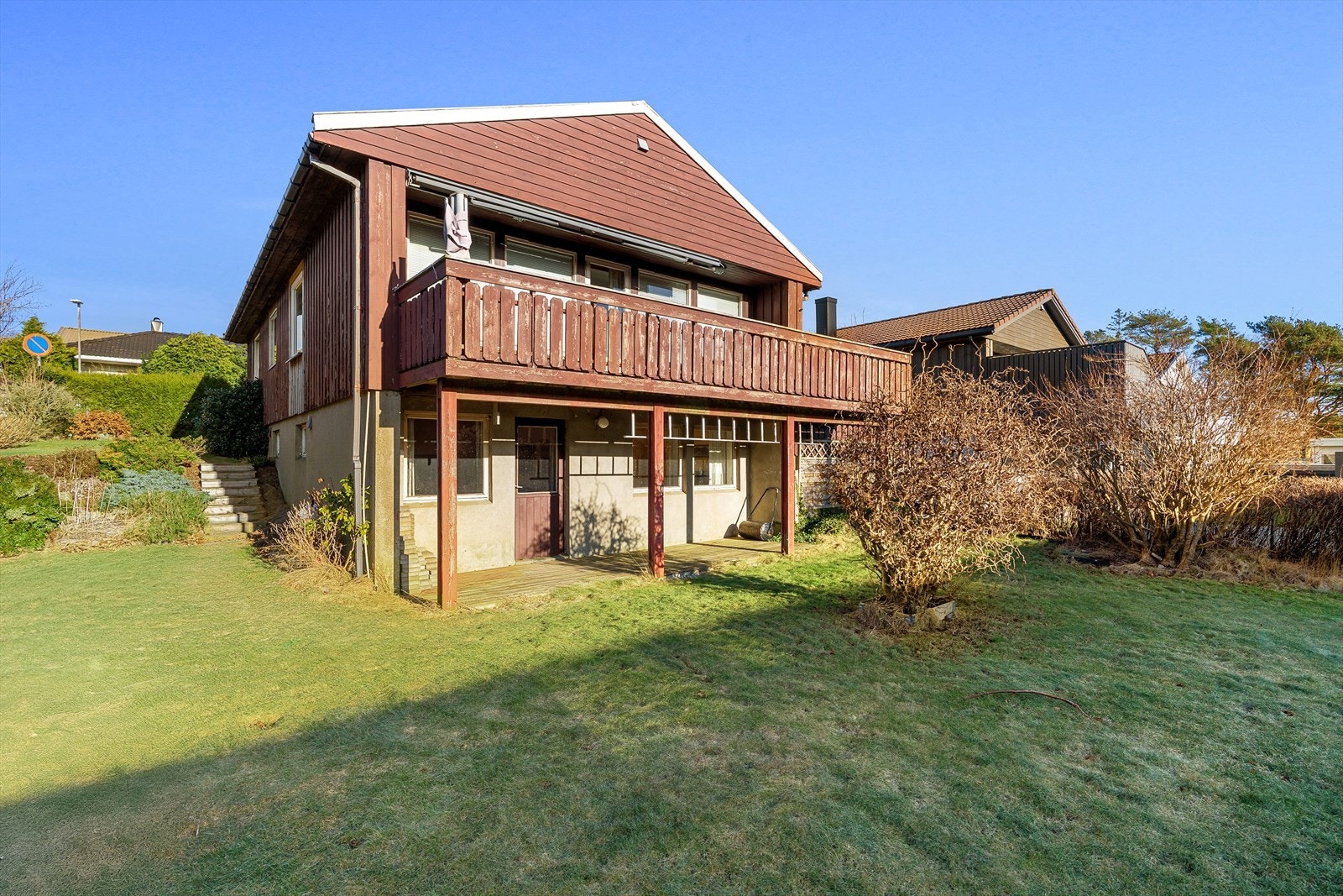 Velkommen til Rosselandsvegen 45! Presentert av Kristoffer Kverme i EiendomsMegler 1. Foto: Husvaeg Foto Galleribilde