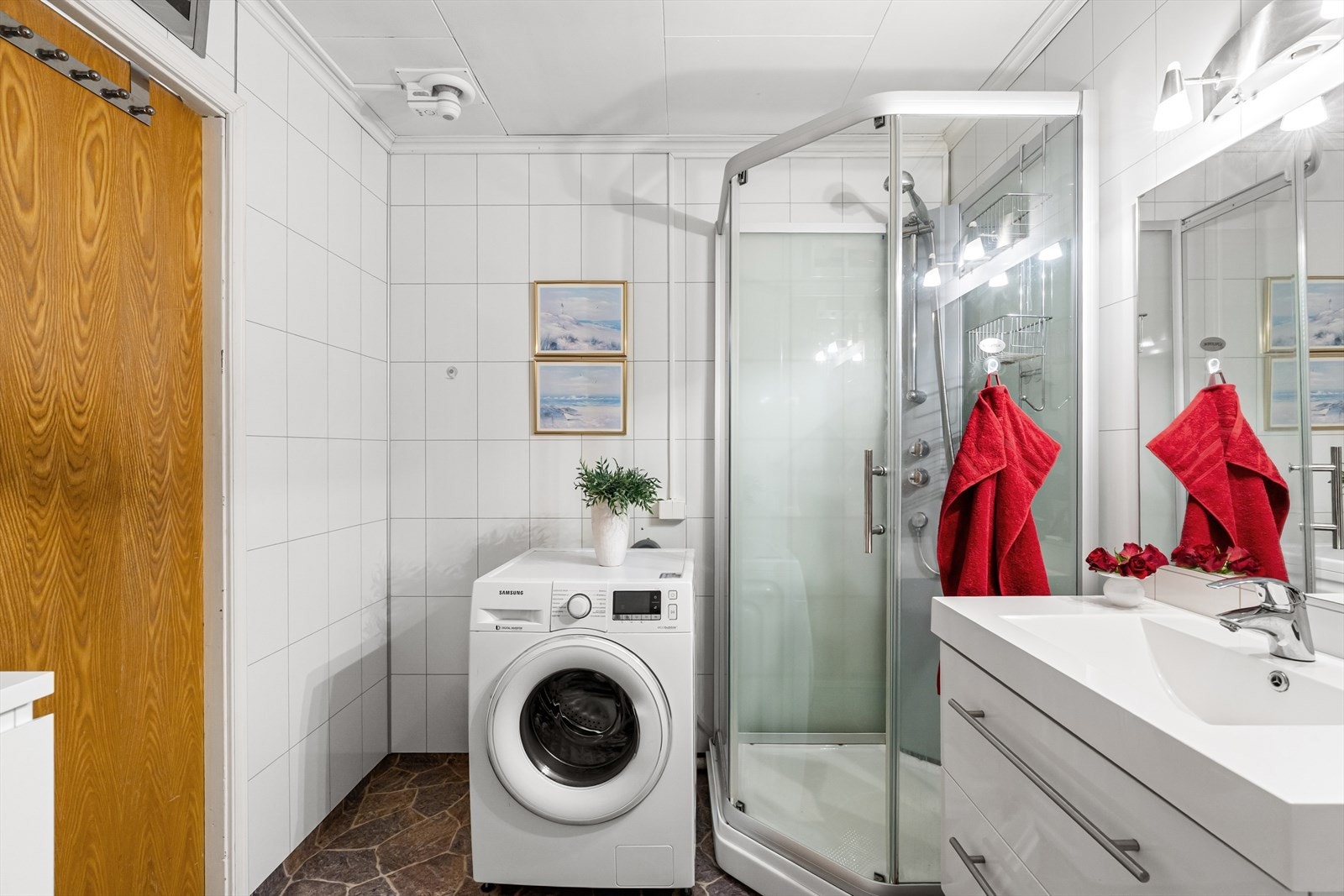 Opplegg til vaskemaskin/tørketrommel. Galleribilde