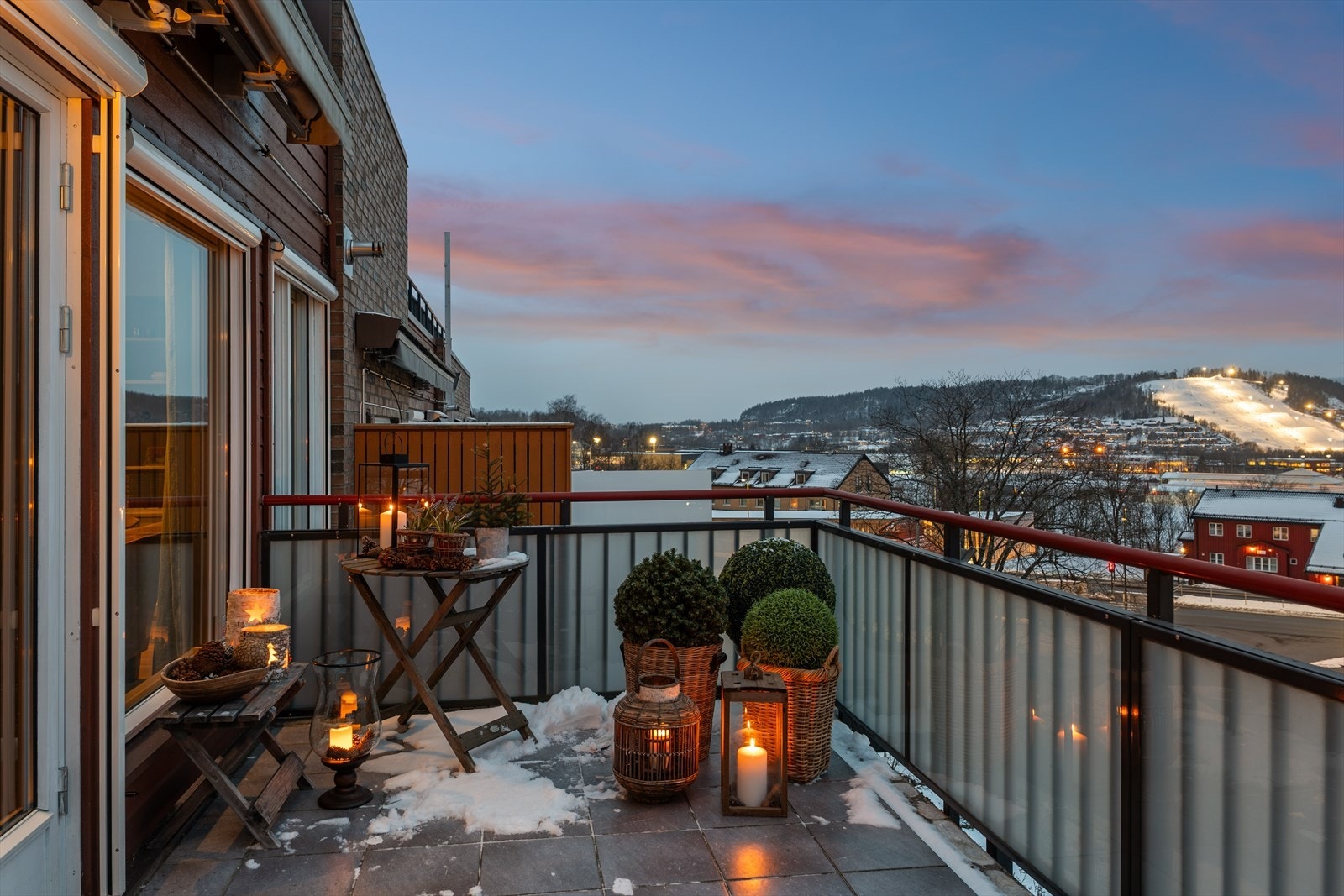 Vestvendt balkong på ca. 13 kvadratmeter. Galleribilde