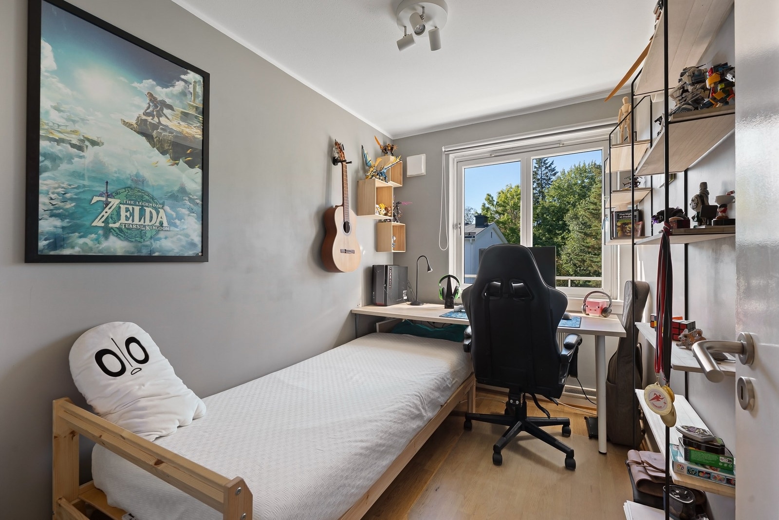 Det andre soverommet egner seg godt som barnerom, gjesterom eller kontor. Galleribilde