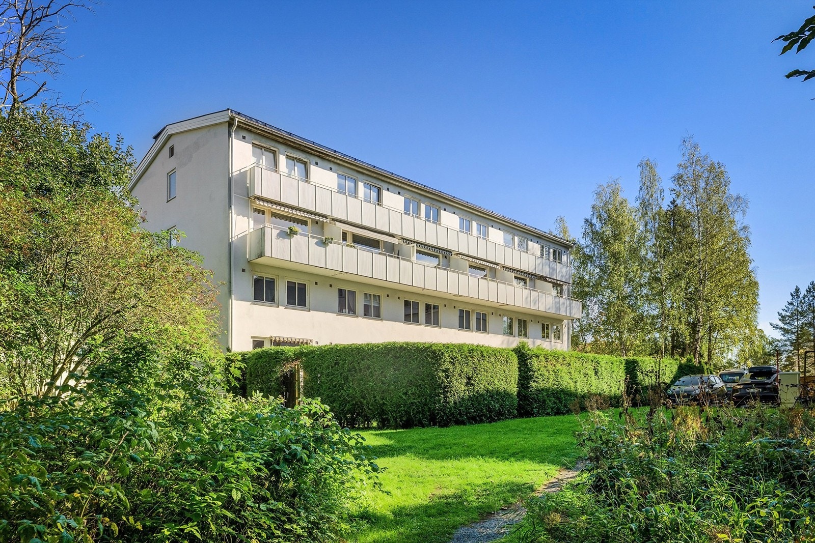 Eiendommen har store og velholdte fellesarealer. Galleribilde