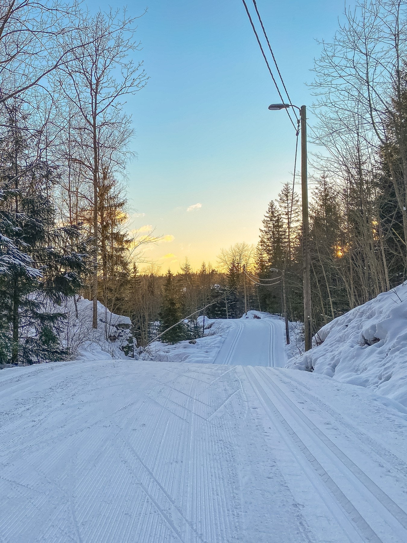 Eiendommen har nærhet til flotte tur- og rekreasjonsområder i Bergskogen og Botnemarka, med lysløype, lekeplasser og fine turområder året rundt Galleribilde
