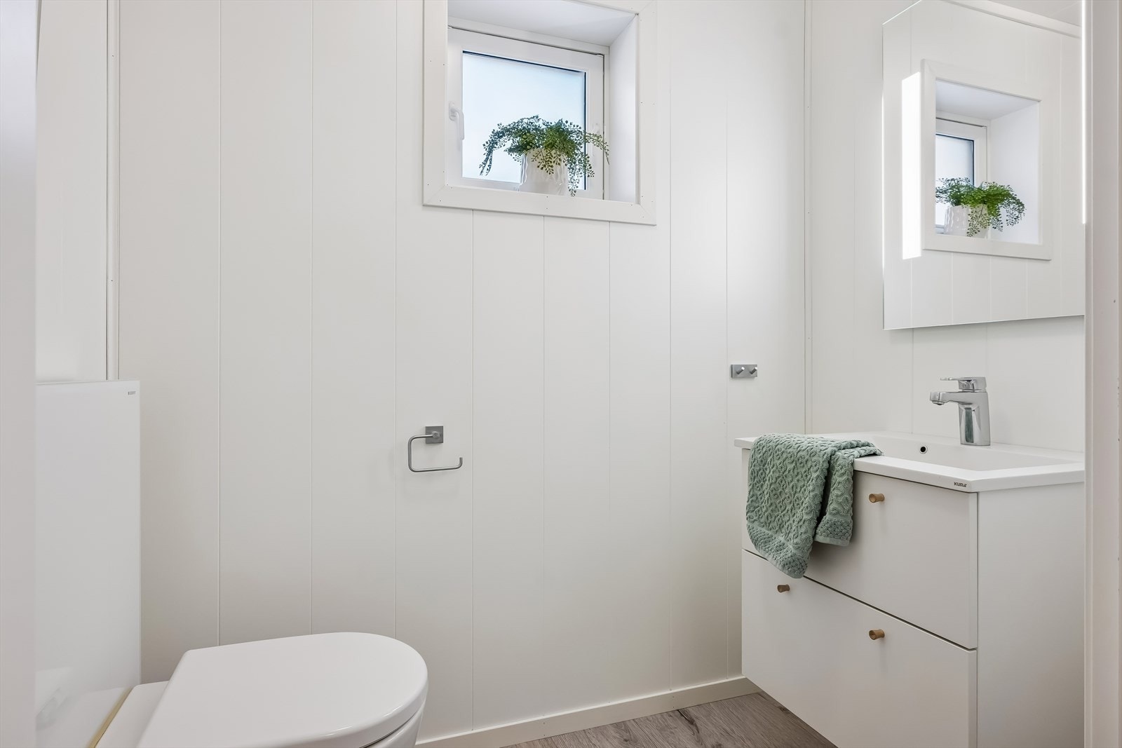 Ekstra toalett i 2. etg. med inngang fra bod. Galleribilde