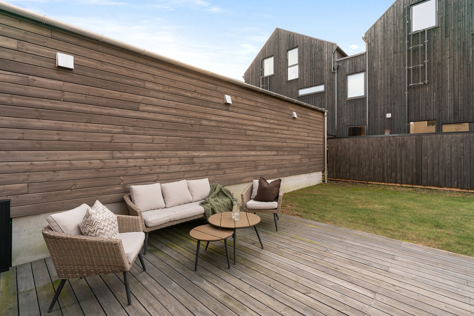 Uteområdet innbyr til hyggelig sammenkomster, samt rolige stunder på varme dager. Galleribilde