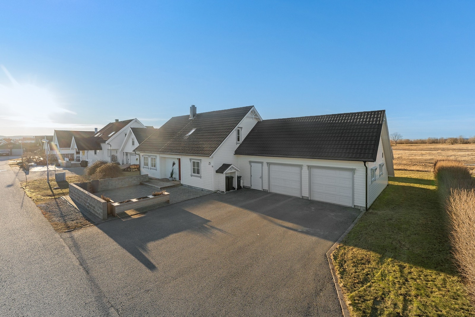 Velkommen til Reksterfaret 15! En flott familiebolig med en enda flottere beliggenhet. Galleribilde