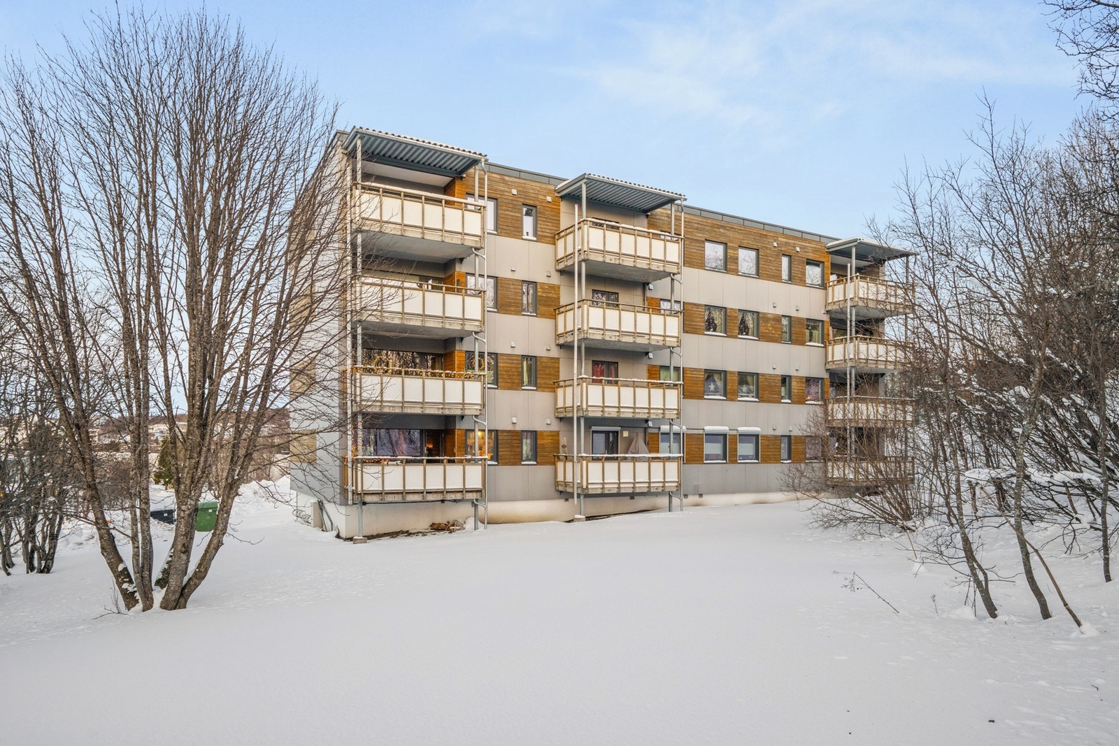 Her får du gangavstand til Langnes Handelspark og alle dens fasiliteter, samt kort veg til UNN og UiT. Galleribilde