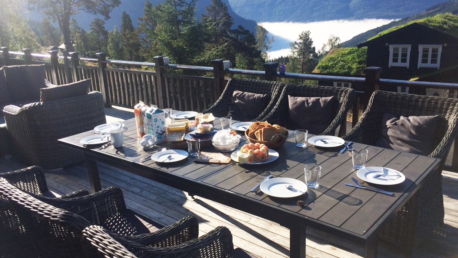 Her kan familien nyte ein god frukost eller middag på terrassen (Bilde tatt av selger) Galleribilde