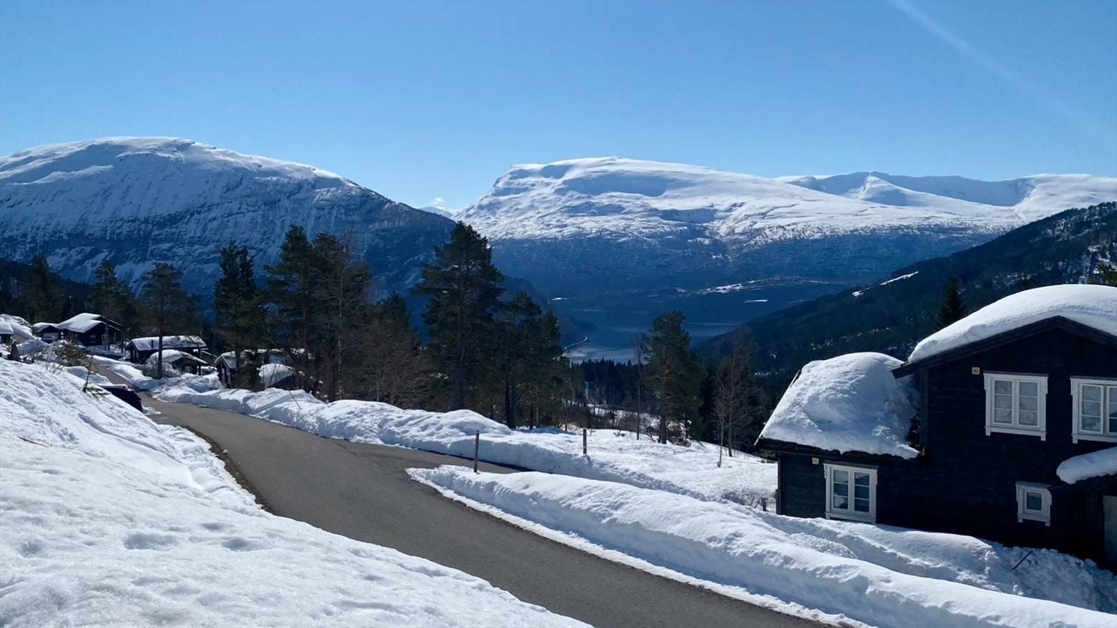Fri og nydelig utsikt frå hytta (Bilde tatt av selger) Galleribilde