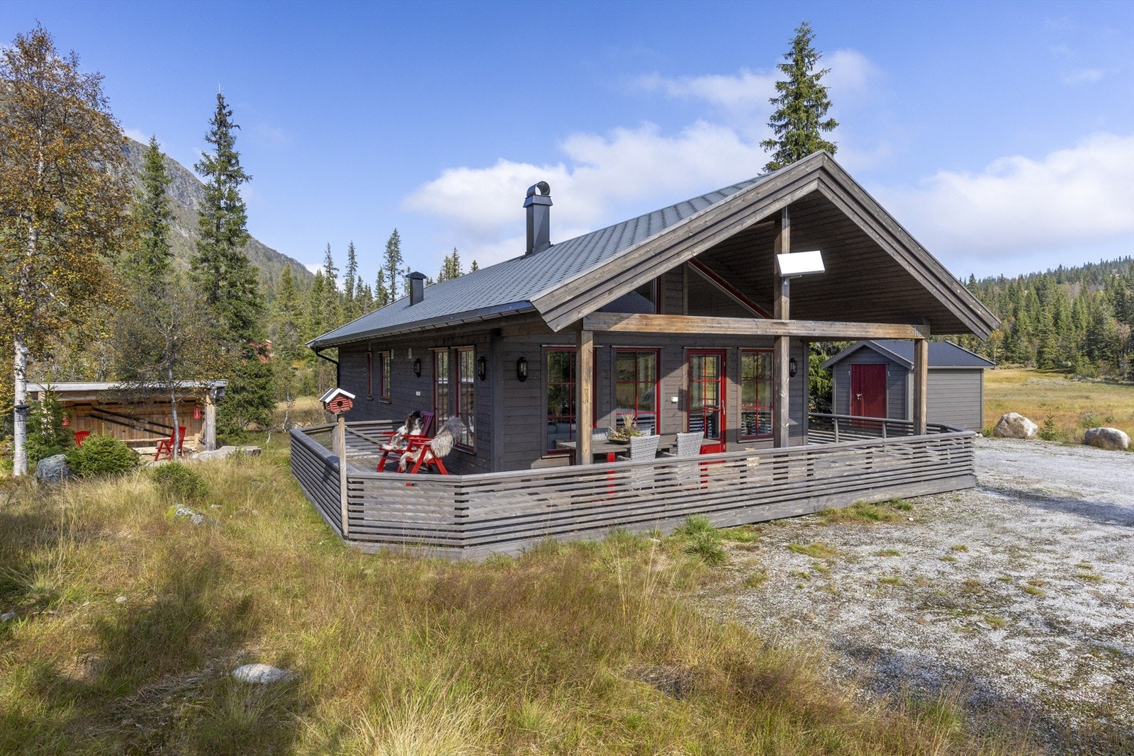 Hytta har en god beliggenhet på den populære helårsdestinasjonen Haglebu Galleribilde