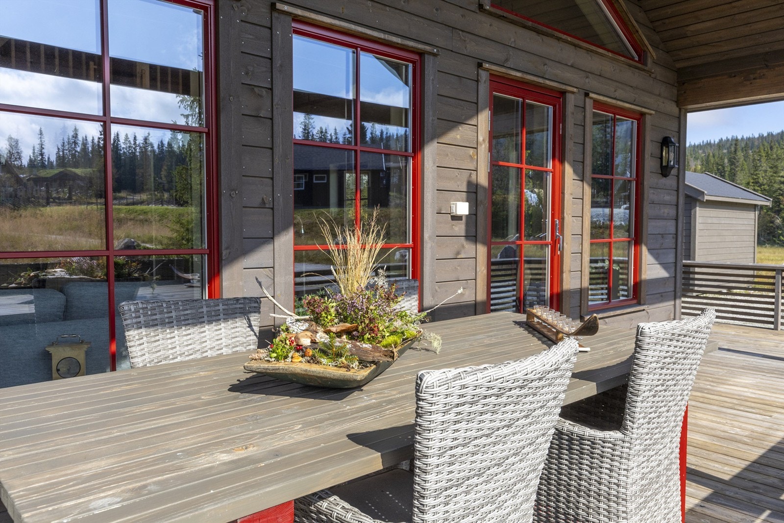 Delvis overbygget sydvendt terrasse på 50 kvm Galleribilde