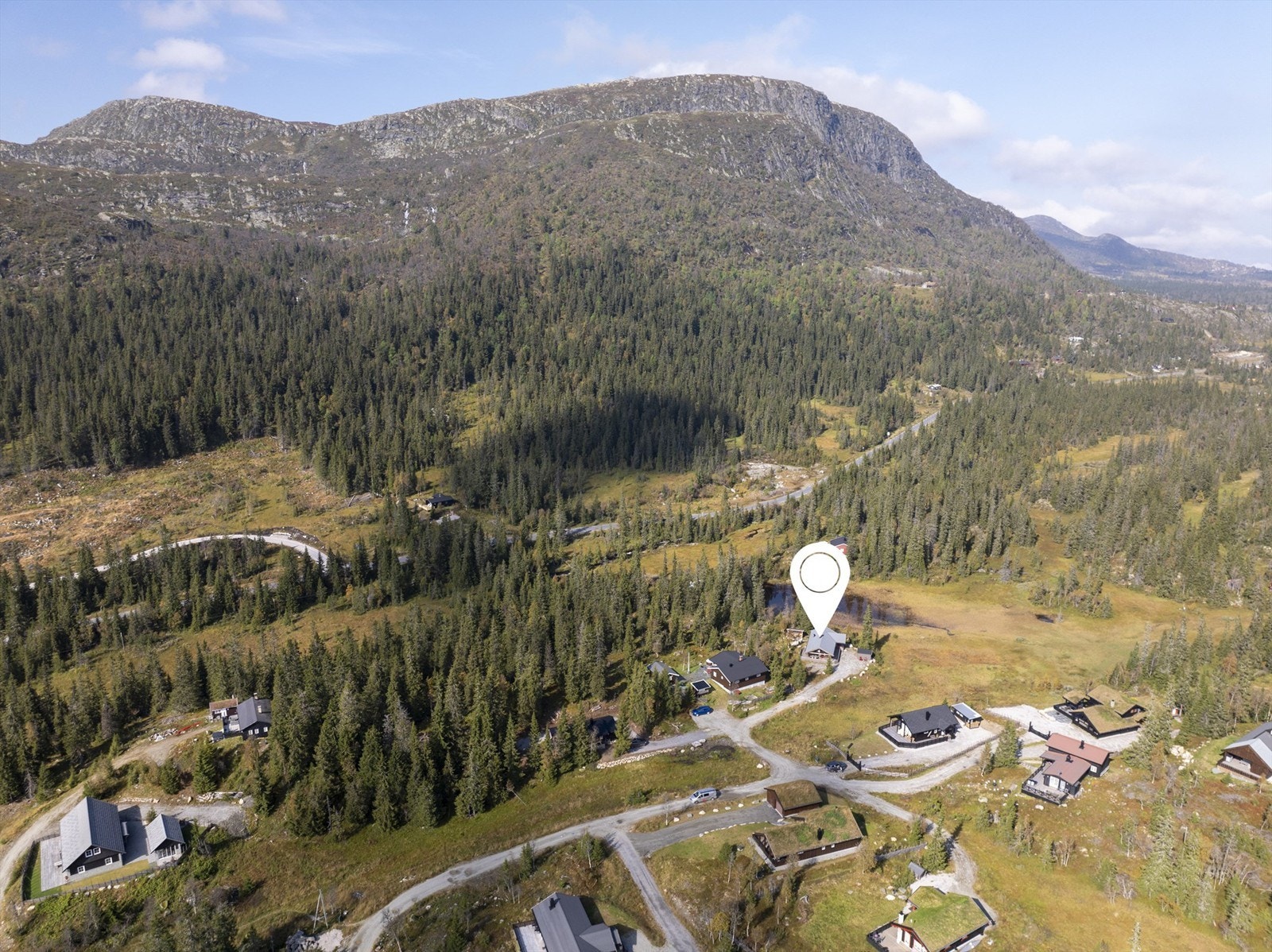Få minutters spasertur til Haglebu Fjellstue med mat- og vinservering Galleribilde