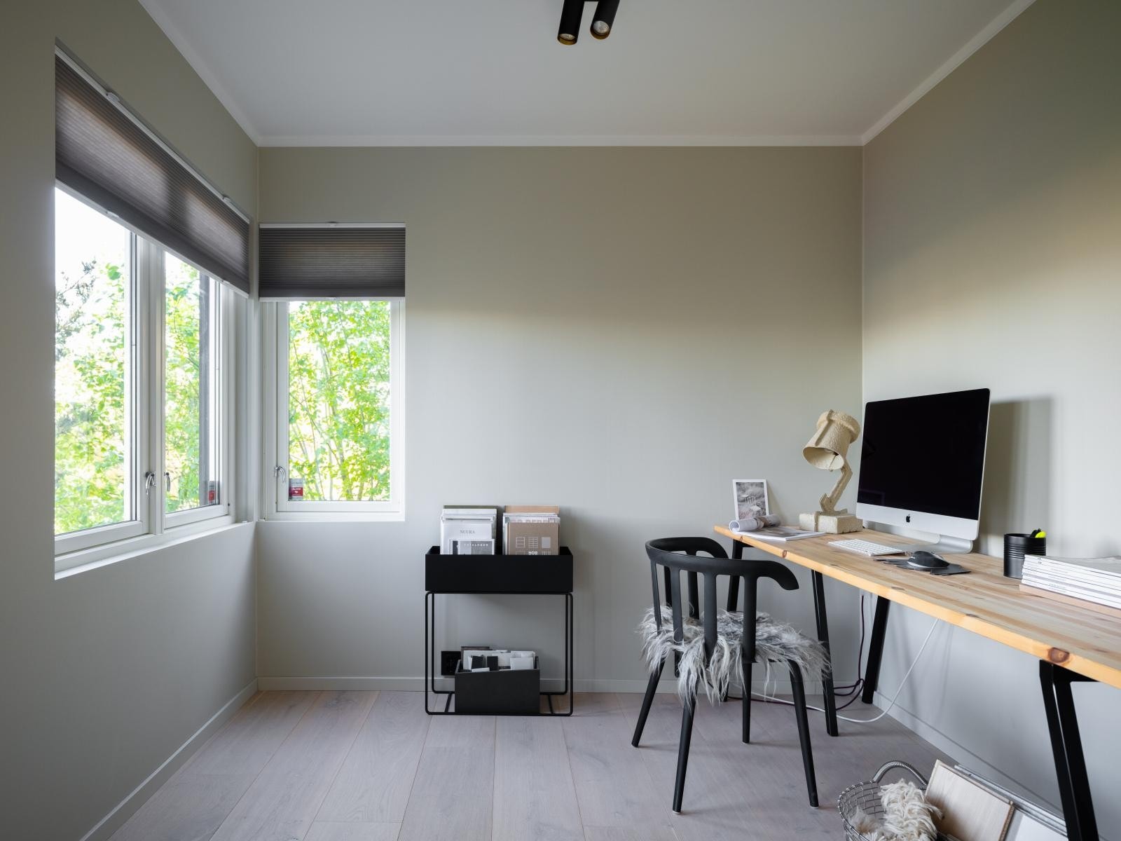 Kontor/nisje i stue i 1. etasje Galleribilde