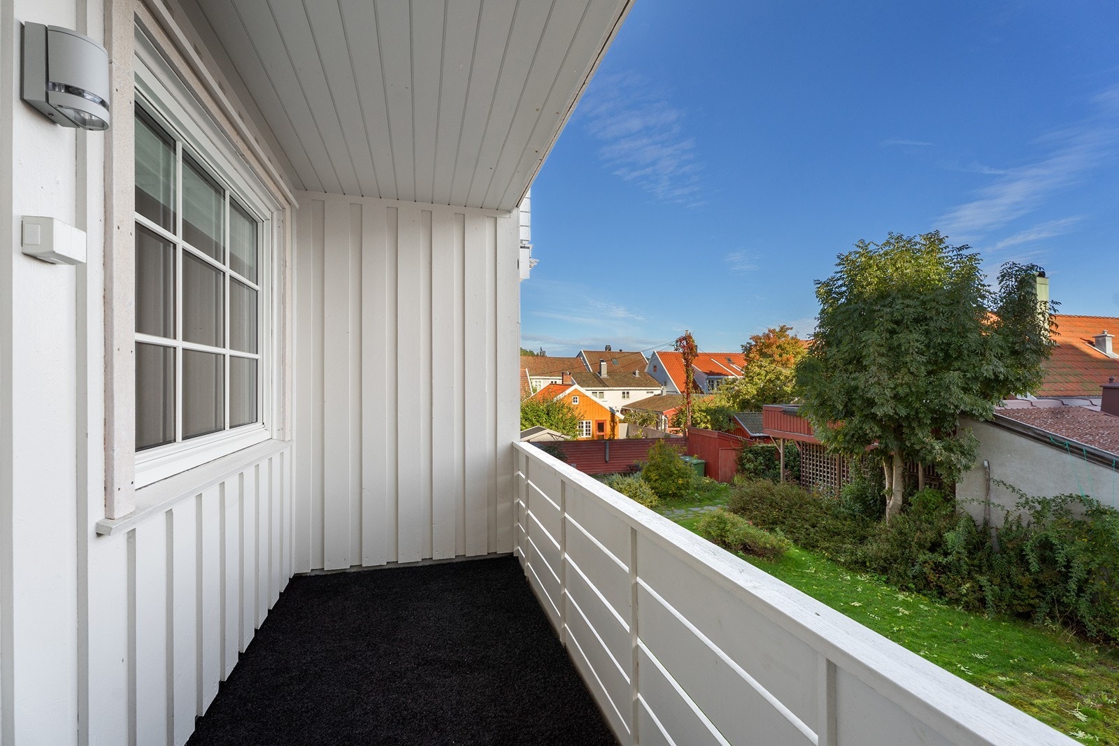 Balkong 2 i bakgård. Galleribilde