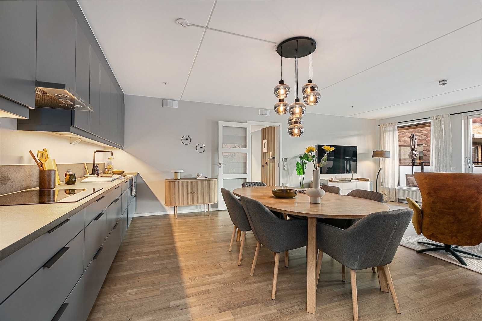 God plass til å sette inn et spisebord og etablere en spisestue løsning. Galleribilde
