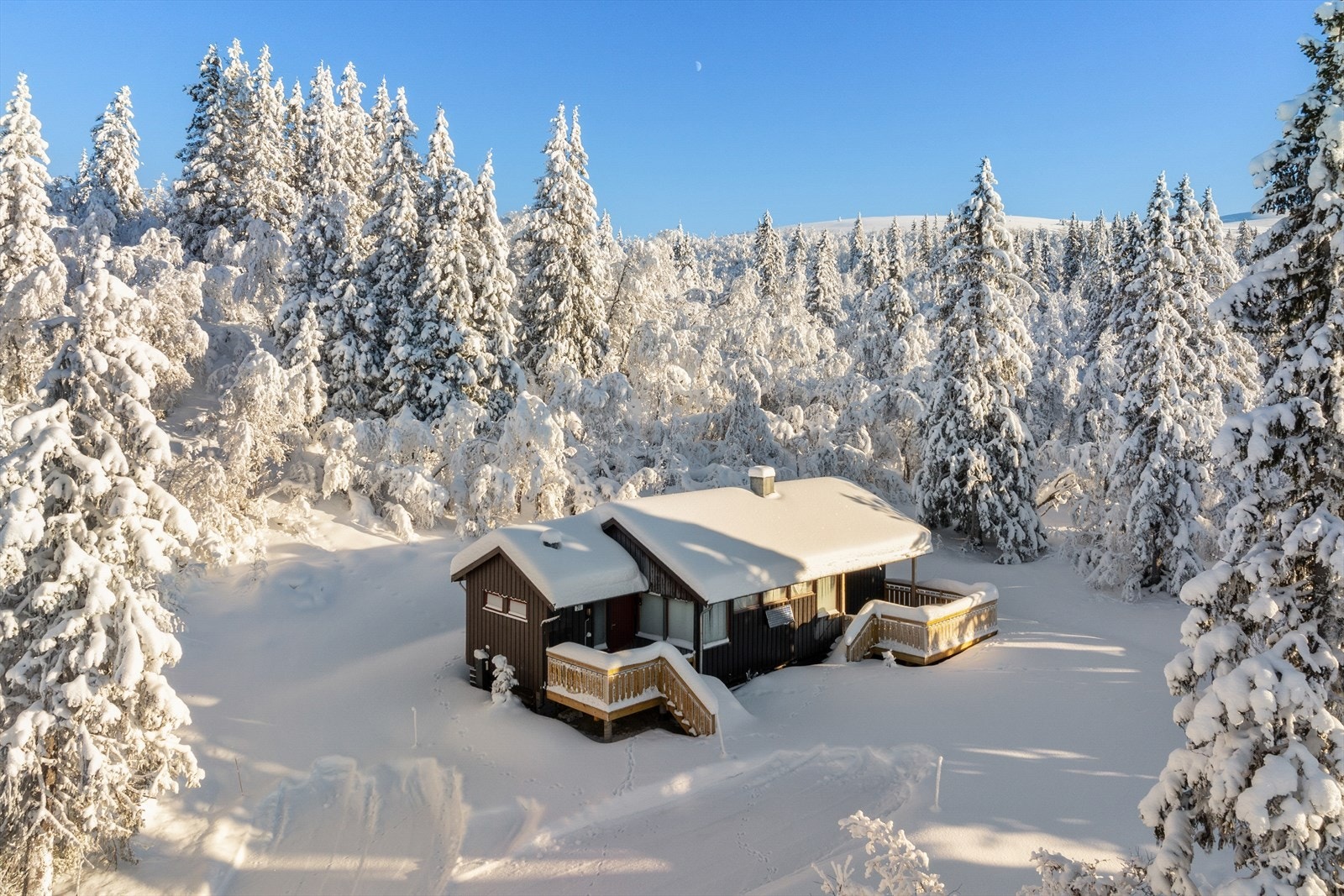 Terrassene på hytta ble bygget i 2025 Galleribilde