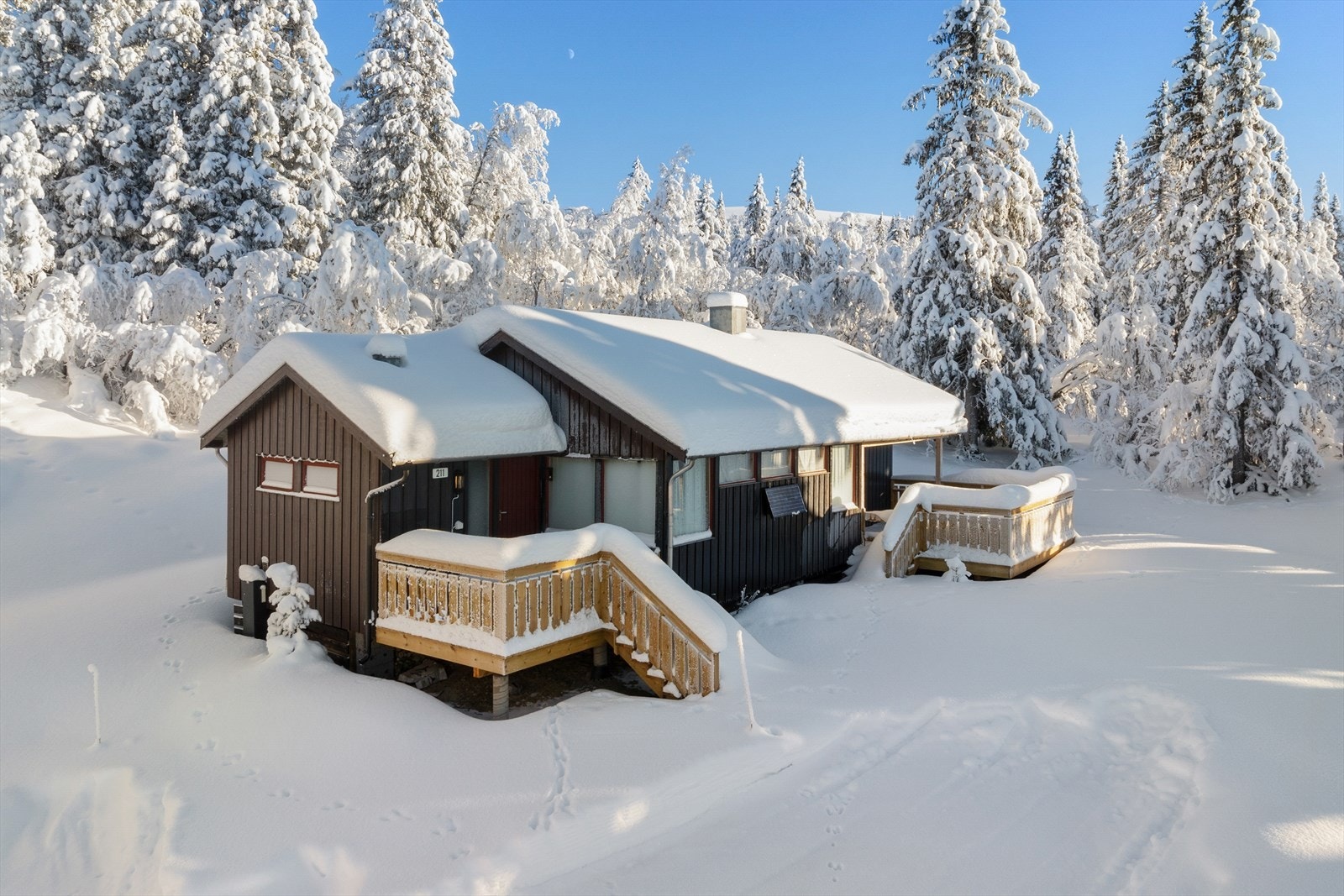 Stein Ove Helander v/Eiendomsmegler1 presenterer Trabelivegen 211! Galleribilde