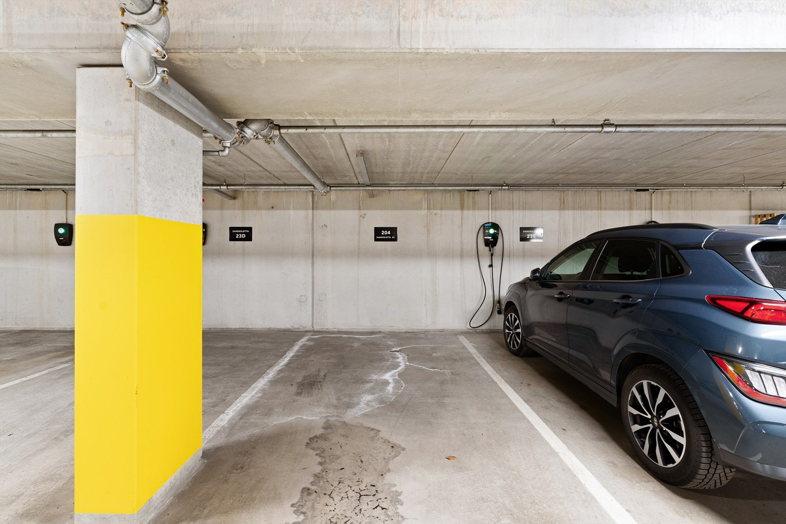 Fra parkering i u.etg kan man ta heis rett til eget leilighetsplan. Galleribilde