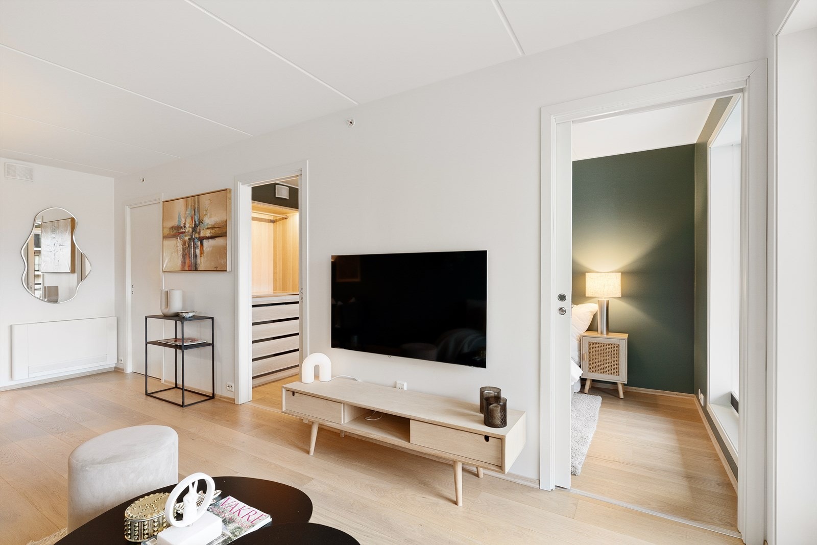 Fra stue er det tilkomst til det ene soverommet Galleribilde