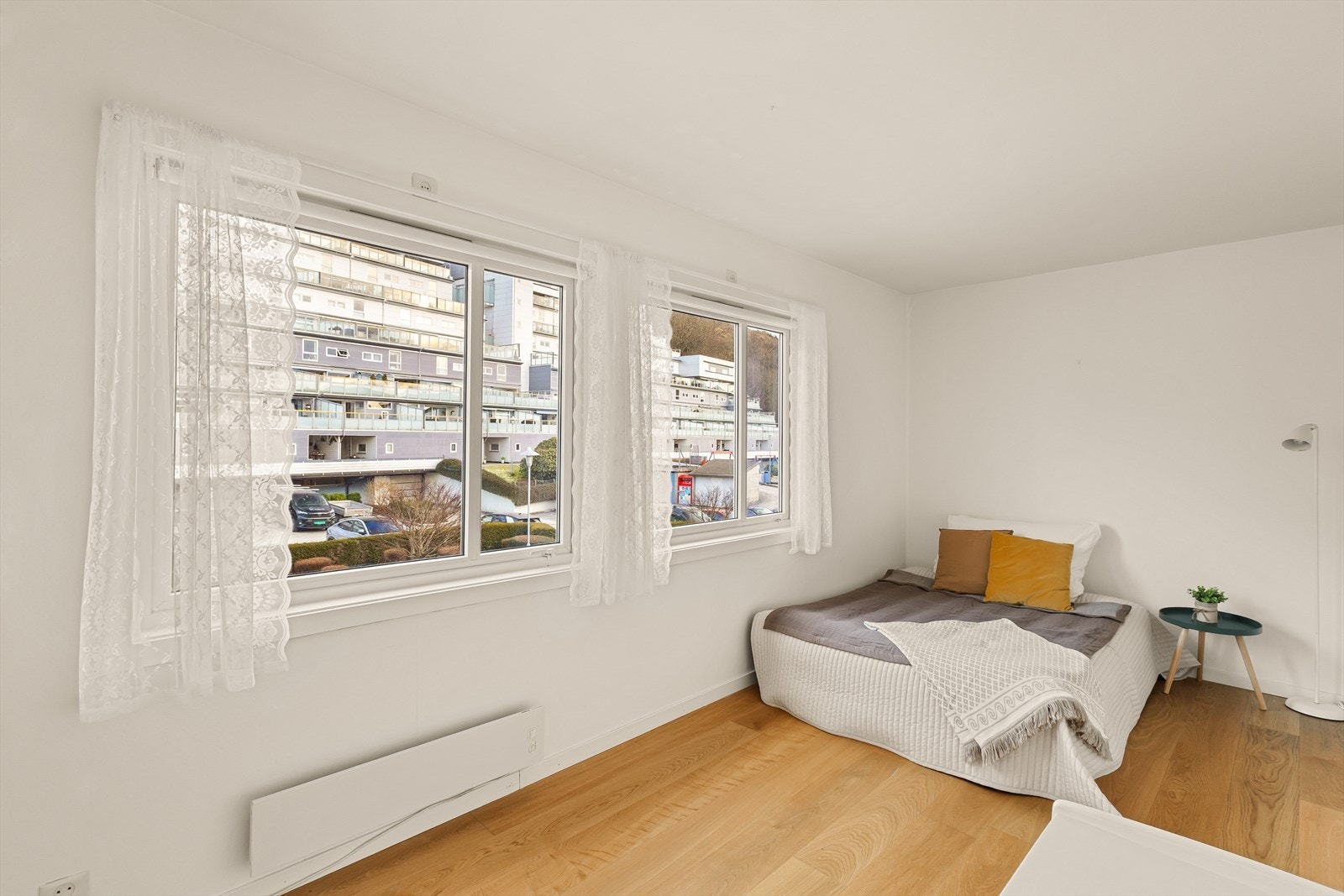 - Vinduene her bidrar også til godt med naturlig lysinnslipp - Galleribilde