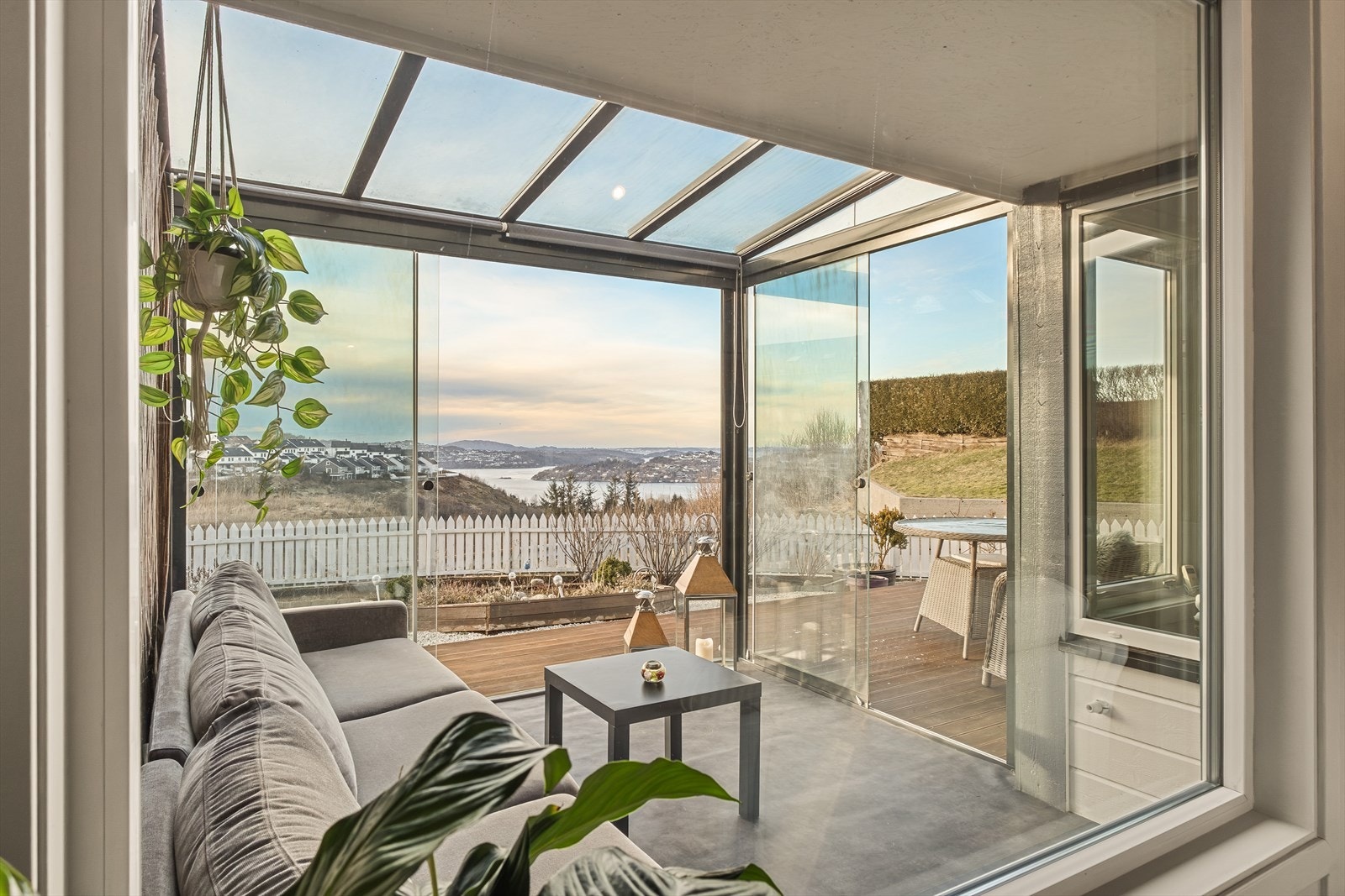 - Vi beveger oss ut i vinterhagen som kan brukes hele året - Galleribilde