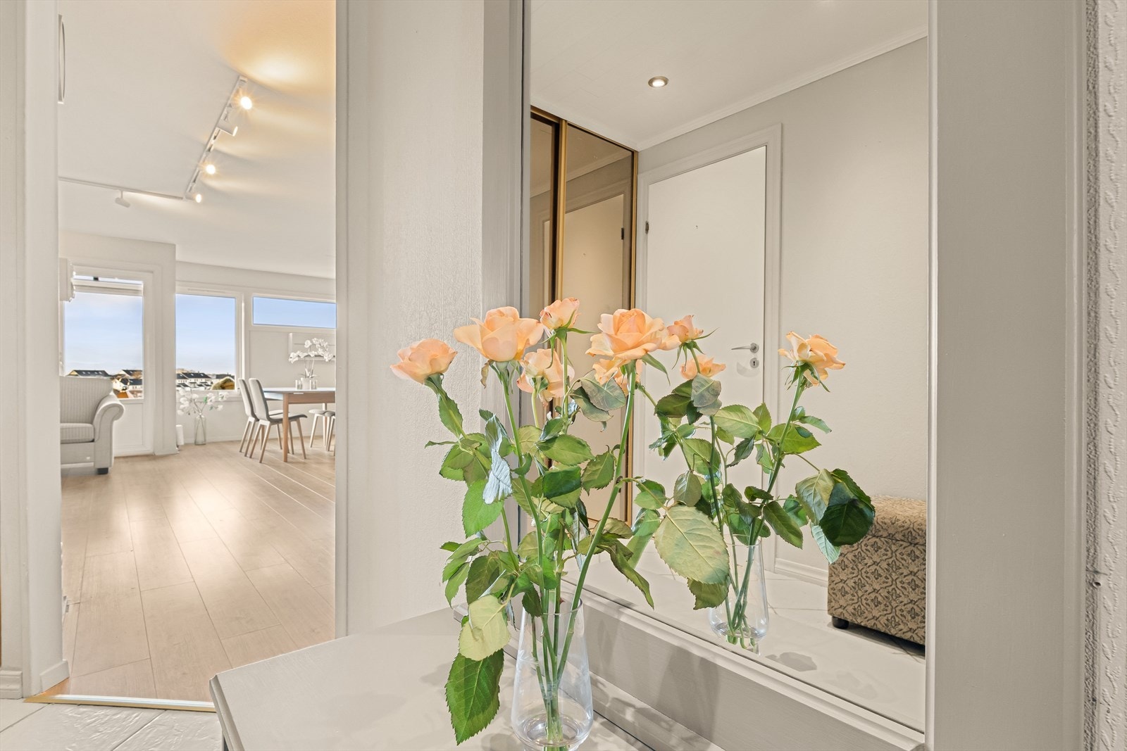 - Boligens entré måler 5,7 m² - Galleribilde