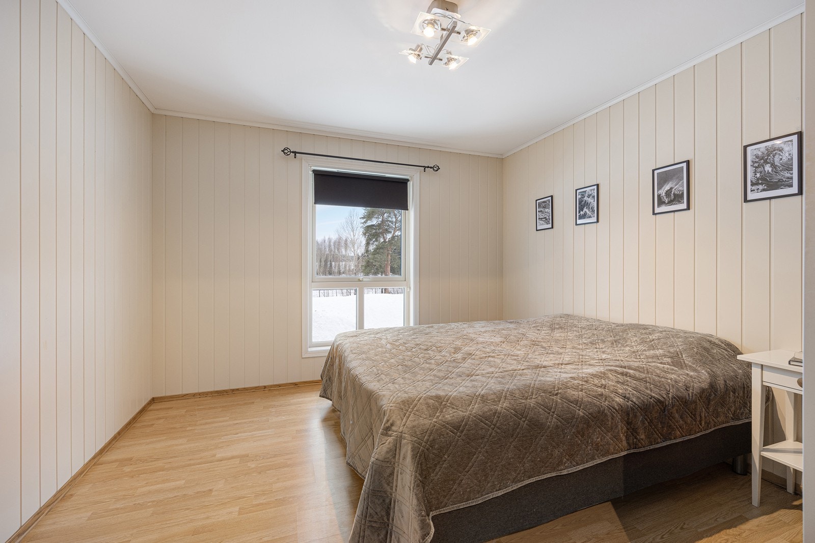 Leiligheten har ett soverom av god størrelse. Galleribilde