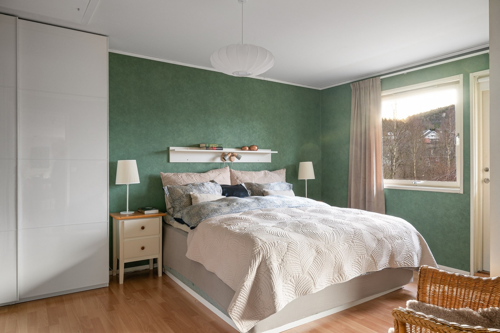 Hovedsoverom med dør direkte ut. Galleribilde