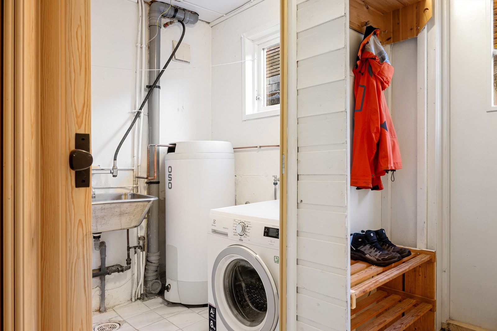 Vaskerom i sokkeletasjen. Galleribilde