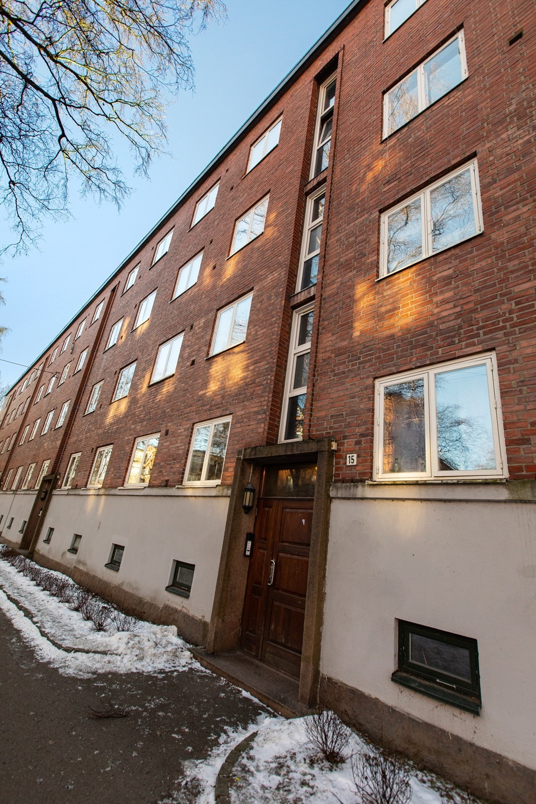 Eiendommen har et representativt og innbydende inngangsparti. Galleribilde