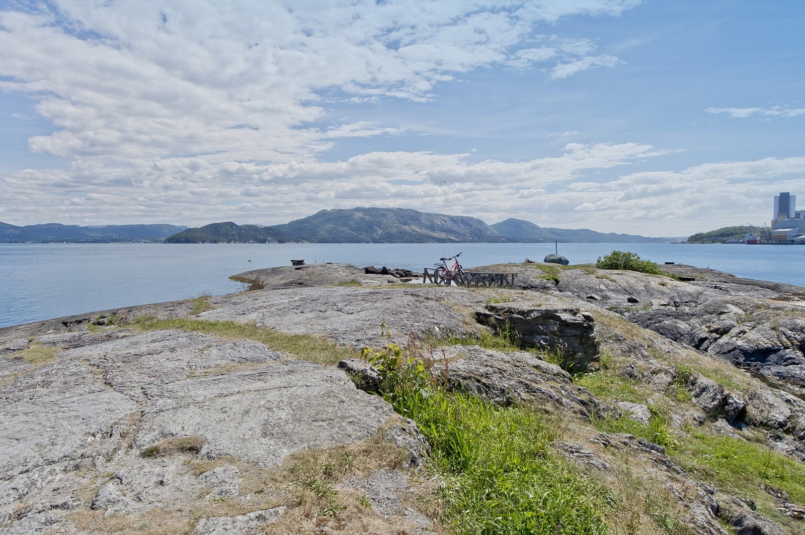 Ta med morgenkaffen og sitteunderlag ned hit? Galleribilde