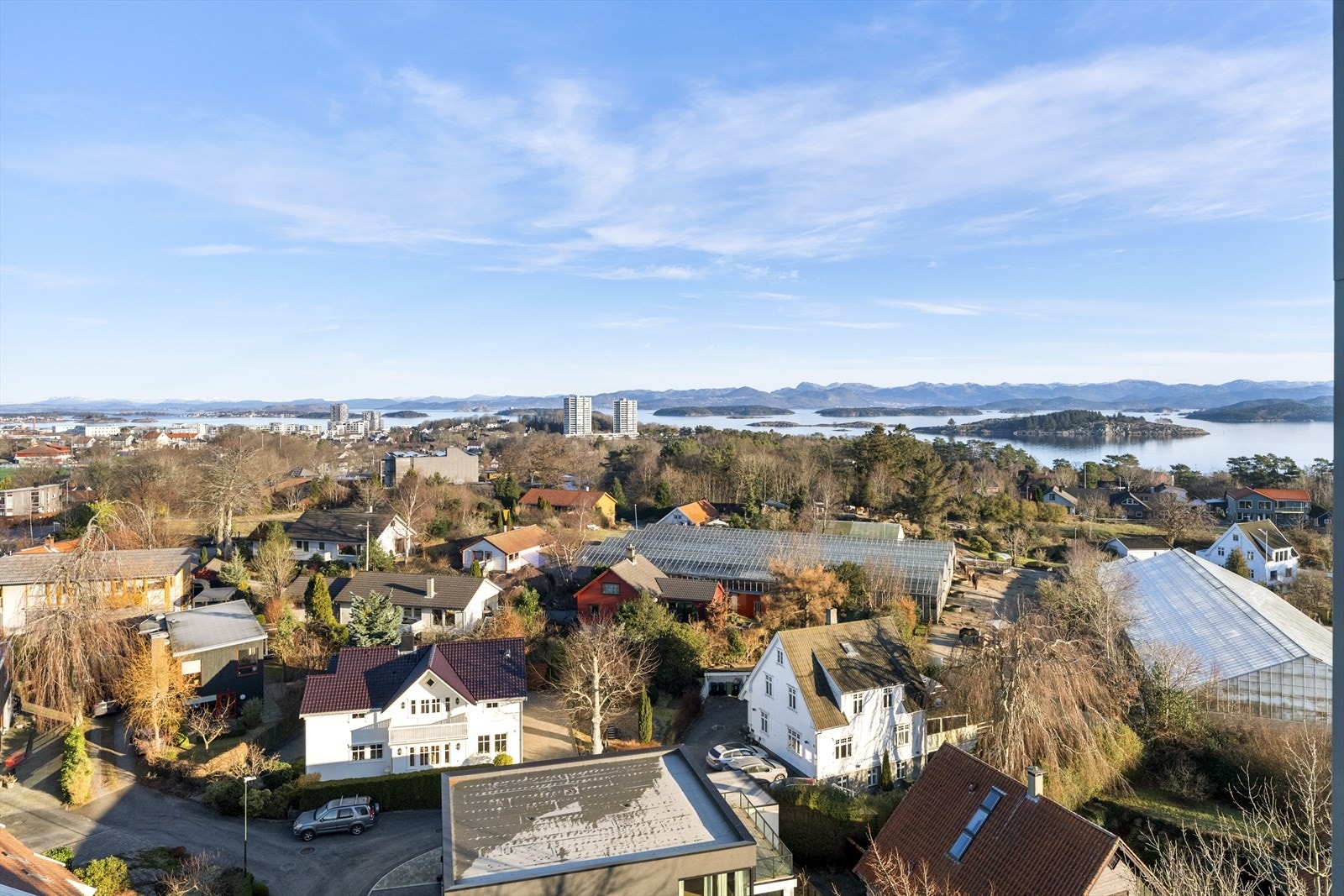 Andre retningen, fra soverom, har man helt fantastisk utsikt innover Ryfylke. Galleribilde