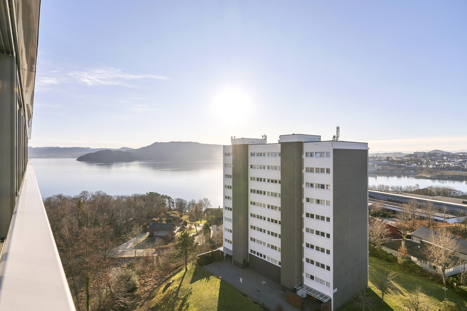 Ettersom man er i øverste etasje, merker man naboblokken minimalt. Galleribilde