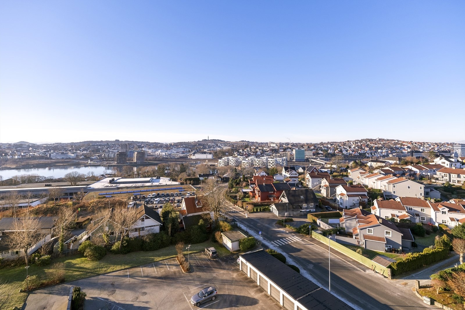 Fra stue/kjøkken og balkong Galleribilde