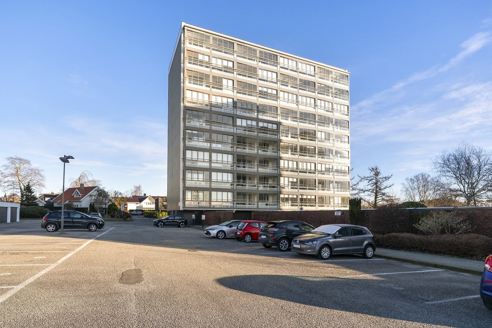 Borettslaget har også egne gjesteparkeringsplasser. Galleribilde