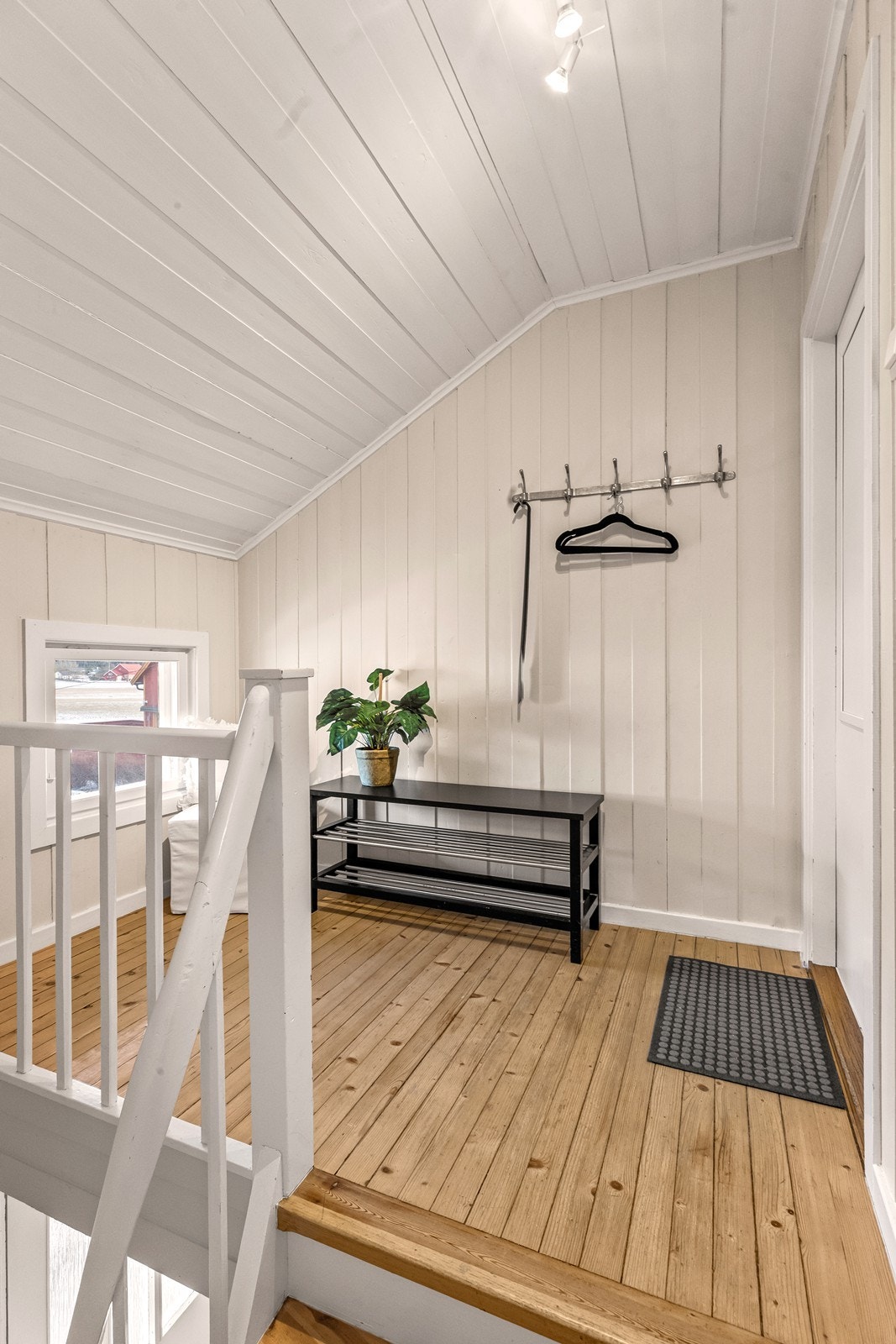 Vi fortsetter opp trappen til andre etasje. Galleribilde