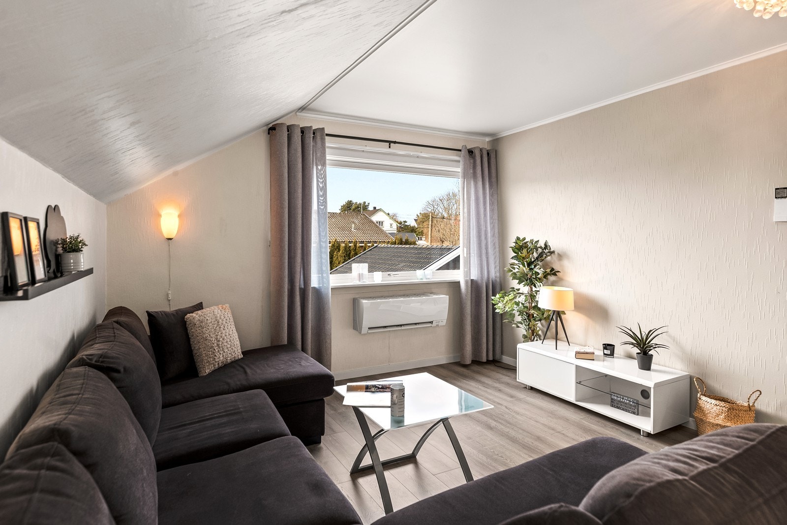 Vinduene i leiligheten er skiftet ut over tid, med de nyeste fra 2015. Galleribilde