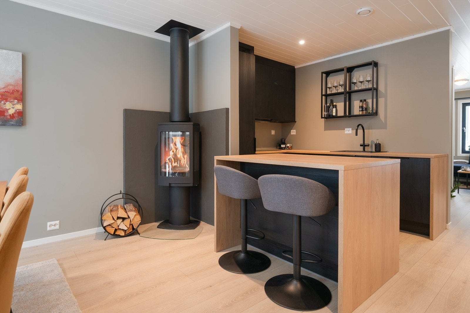 Peisovnen gir god varme til store deler av boligen Galleribilde