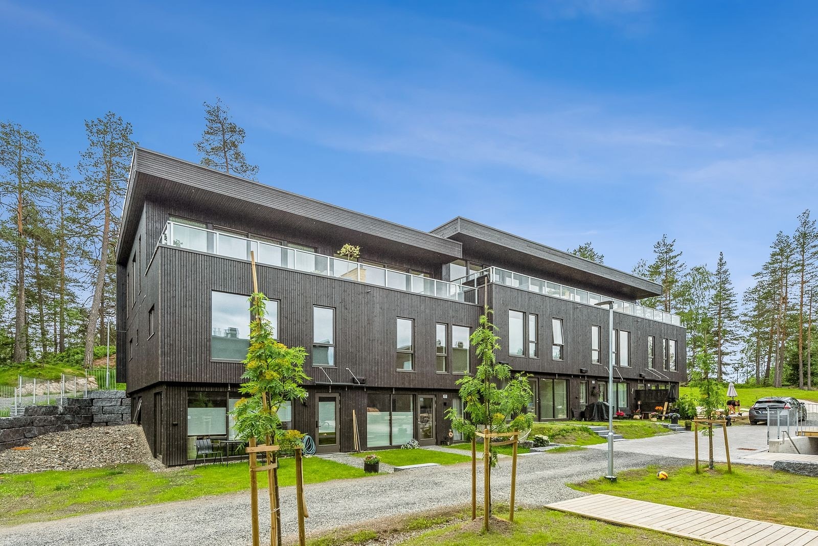 Fasade (Bilde fra leilighet mot husrekken bak) Galleribilde