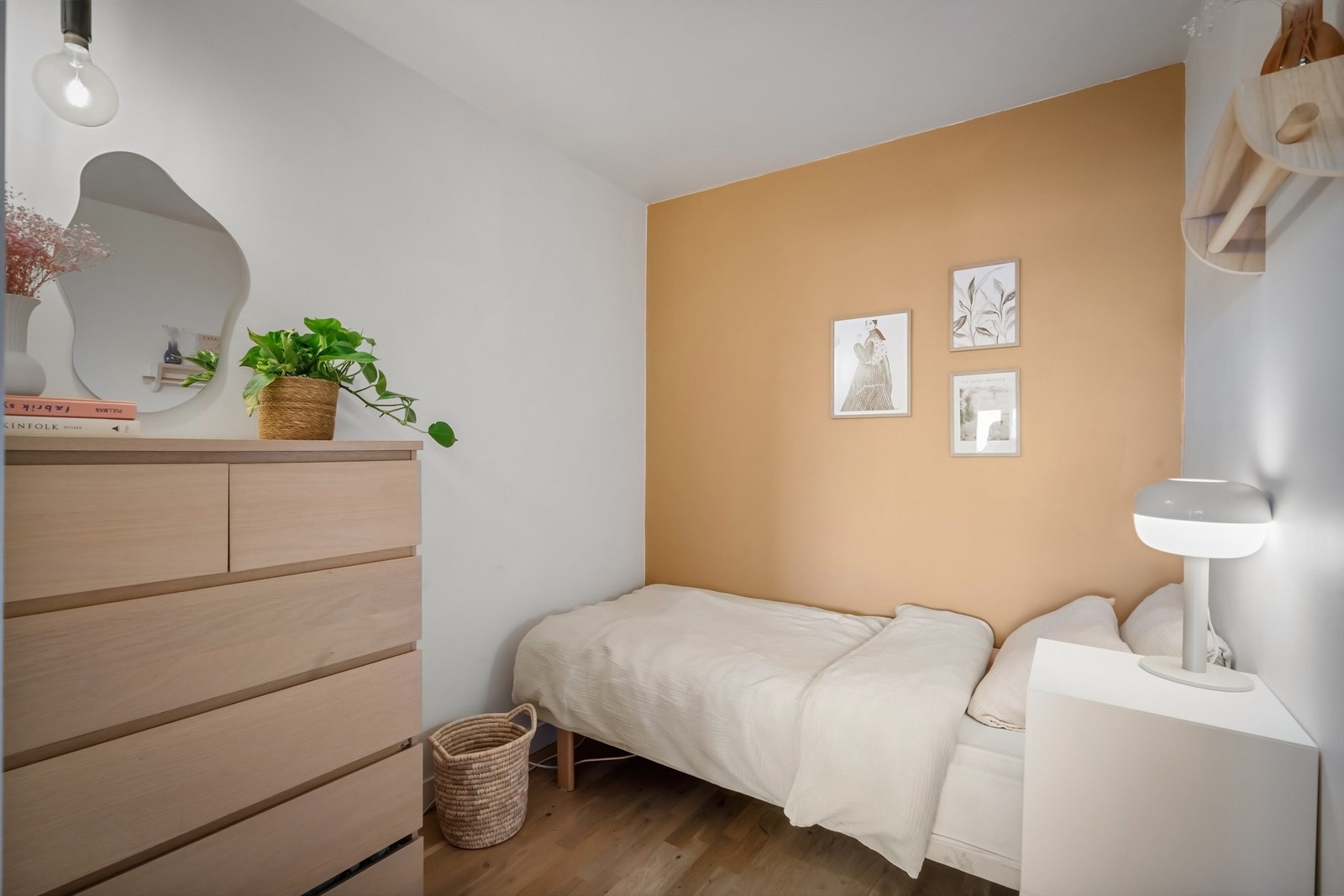 Sovealkove. Rommet kan fint brukes til gjesteværelse eller kontor. Leiligheten består av innvendig lettvegger, noe som gjøre det enkelt å endre planløsning Galleribilde