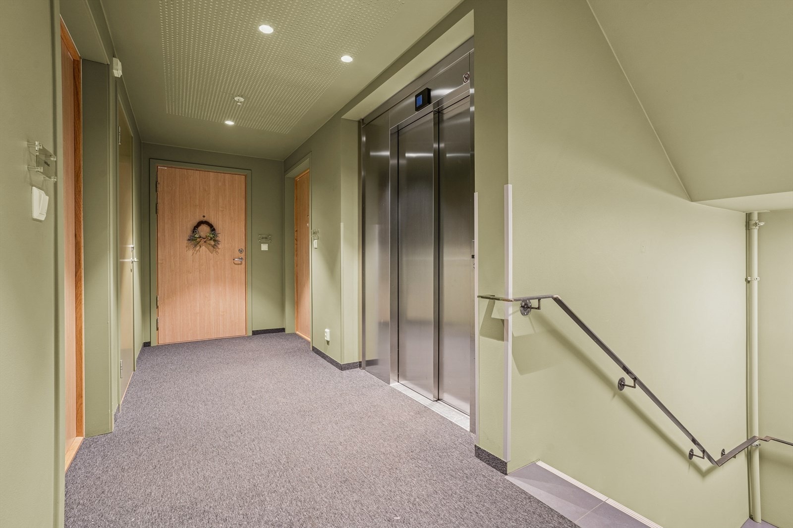 Det er heis i bygget. Her er alt tilrettelagt for en enkel hverdag. Galleribilde