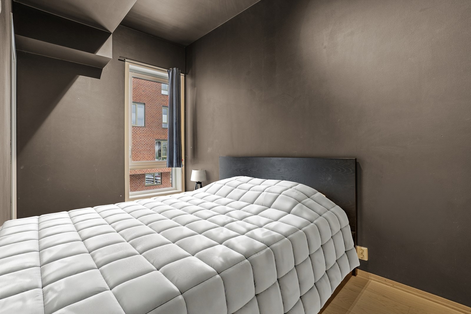 Boligens soverom er romslig! Galleribilde