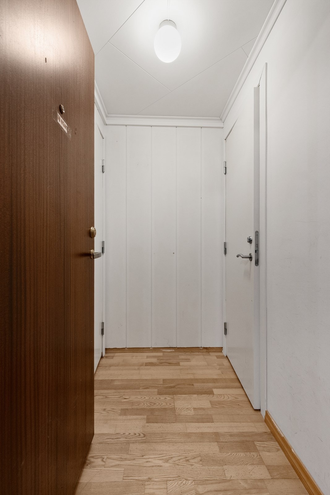 Velkommen inn! Entréen er felles for begge enhetene. Galleribilde